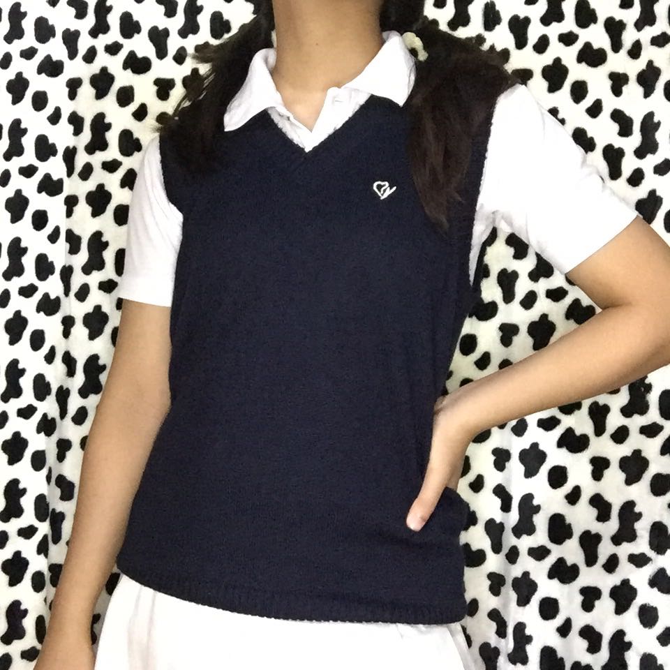 black sweater vest womens