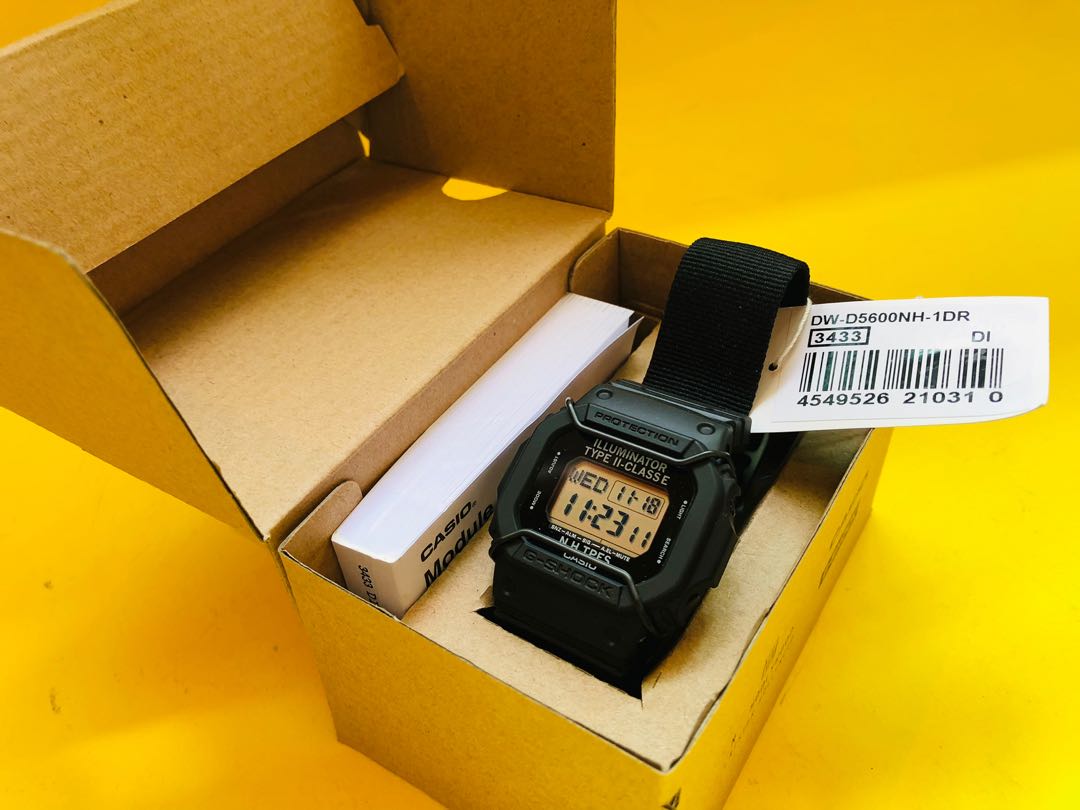 G Shock N Hollywood DW D5600NH 1DR Mobile Phones