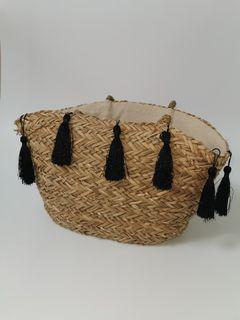 Large woven basket picnic bag w black tassels & linen lining