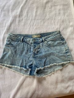 (Category: ) located in . Submitted by callee (Listing ID 1049823879, Image 1). Description: .