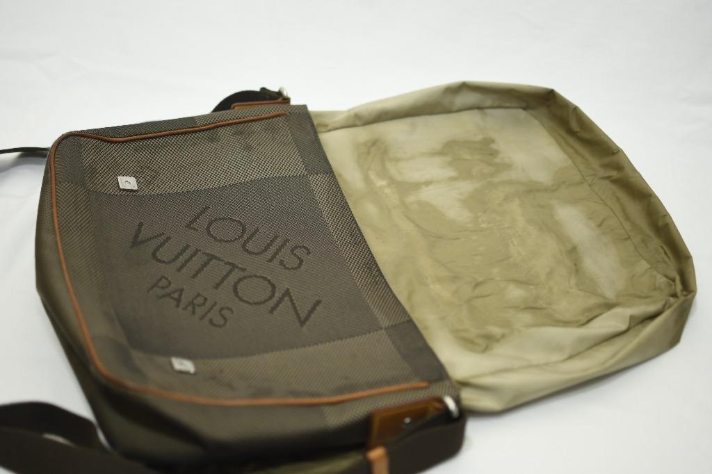 Louis Vuitton Geant Shoulder bag 368757