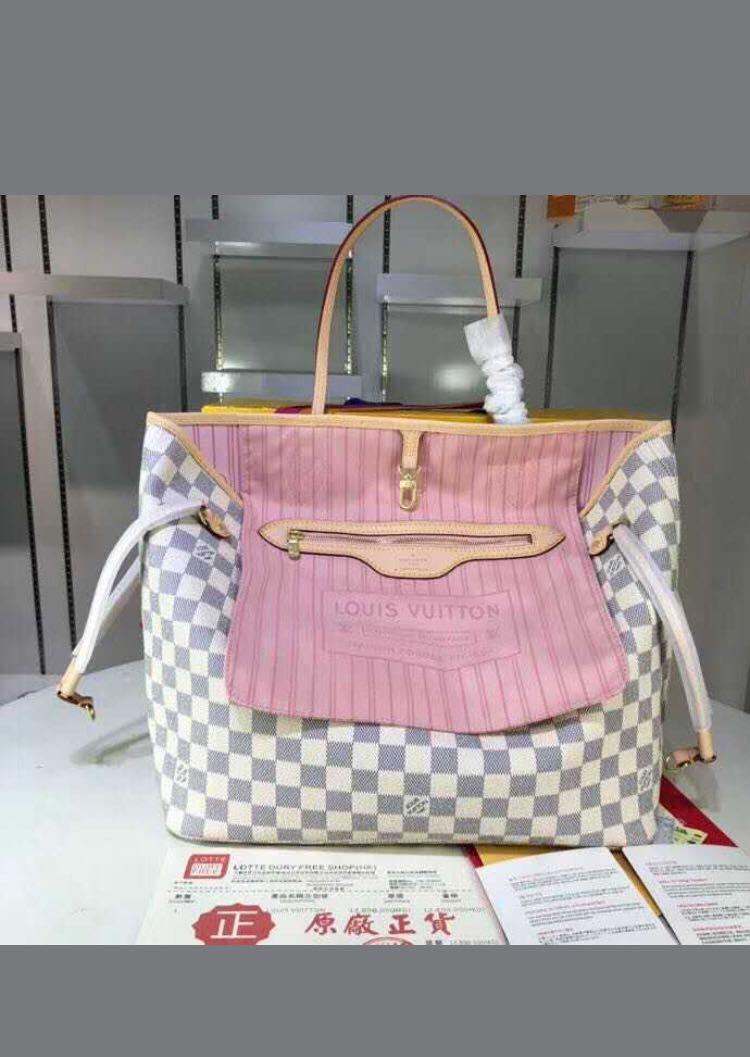 lv bolsa with pink inside