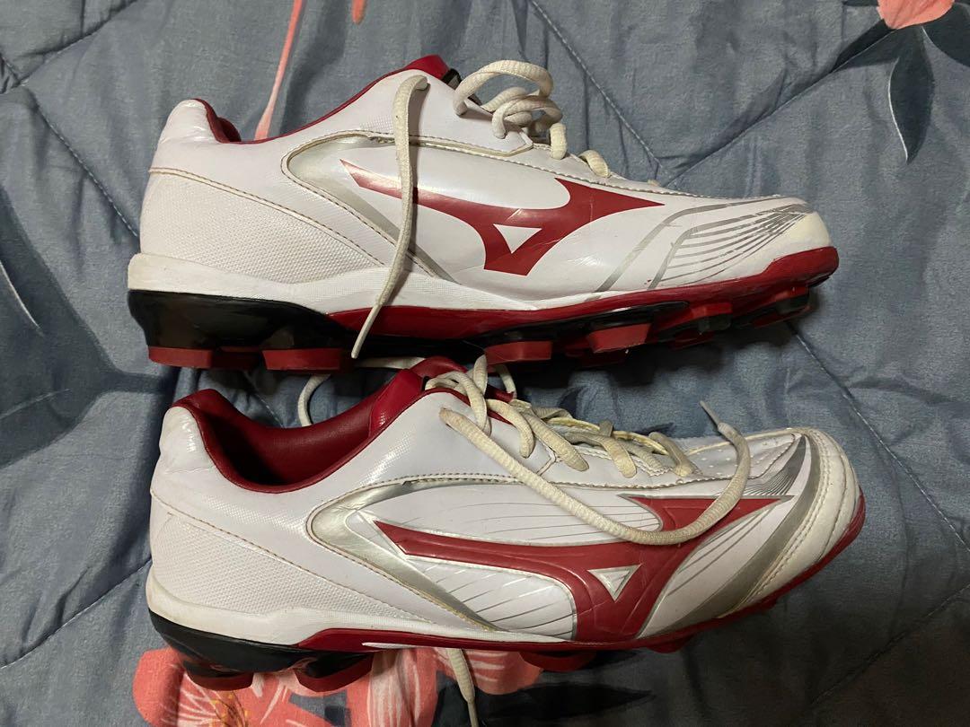 mizuno Softball rubber cleat, Men's Fashion, Activewear on Carousell