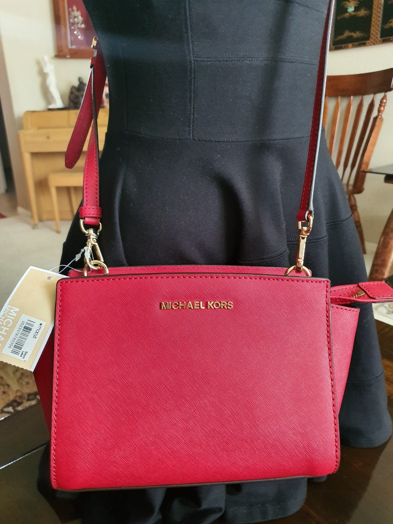 New Michael Kors Selma Small Crossbody bag, Luxury, Bags & Wallets on  Carousell
