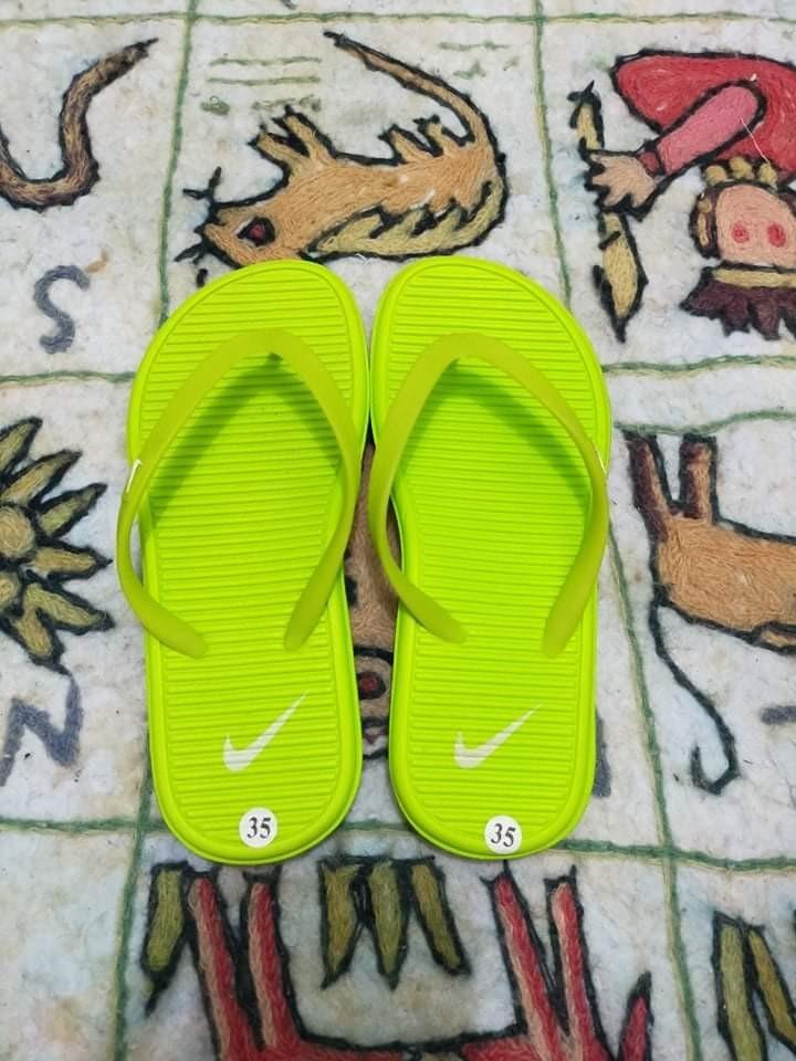 nike ultra soft sandals