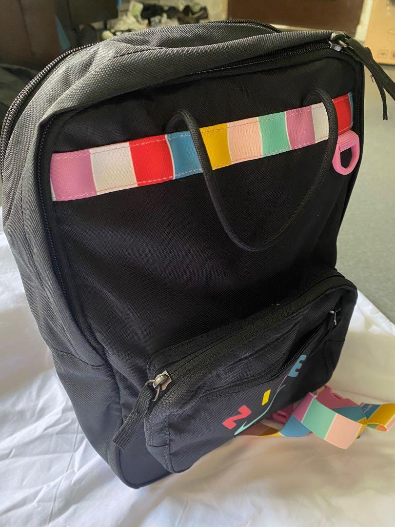 Nike tanjun outlet graphic backpack