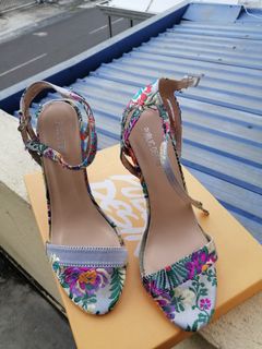 (Category: ) located in . Submitted by xenarthrell_wardrobe (Listing ID 1049865040, Image 1). Description: .