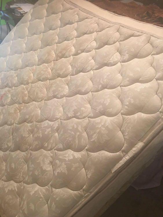 Used shop queen mattress