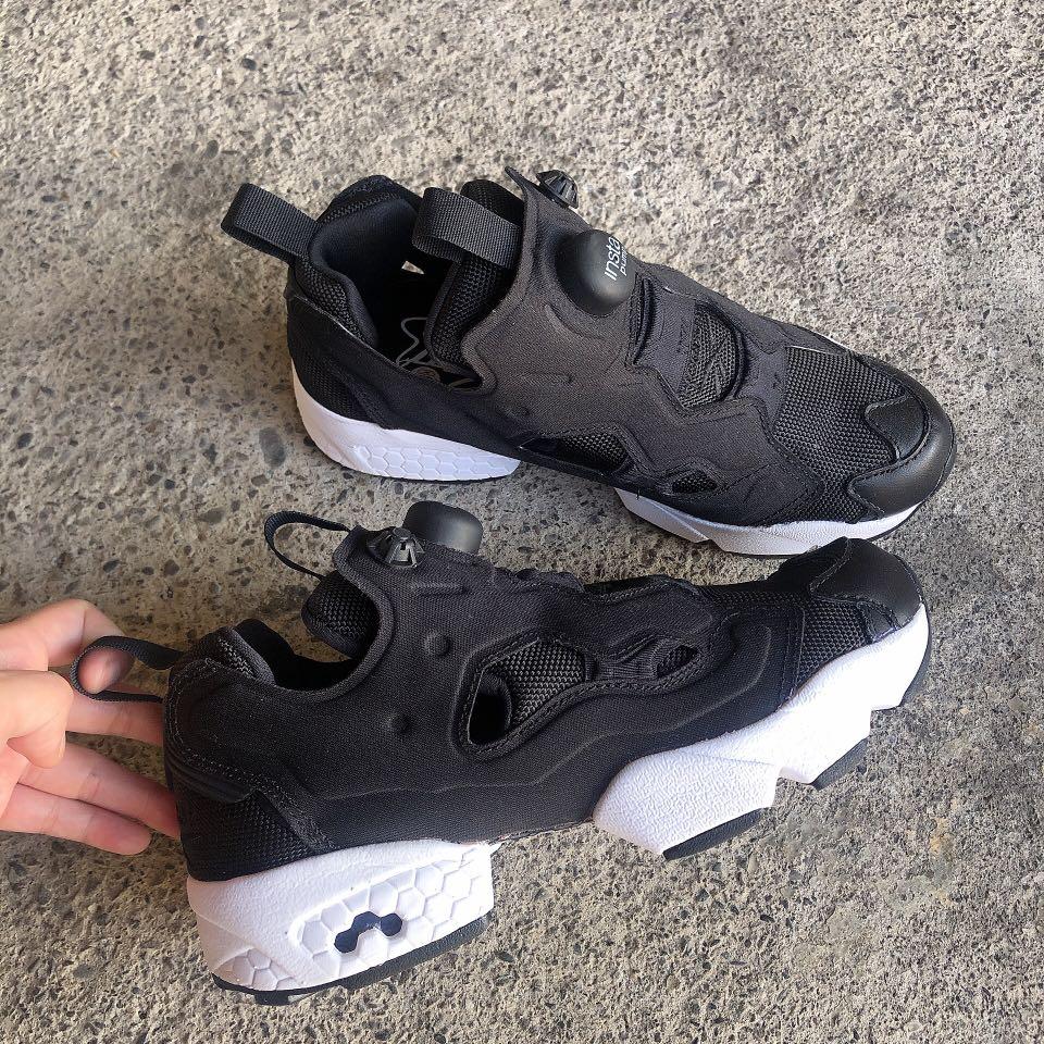全新吊牌已剪 Reebok Pump Fury 充氣鞋黑色23公分 運動休閒 運動鞋在旋轉拍賣