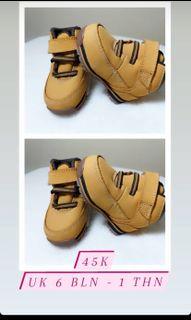 Sepatu 0-1 tahun