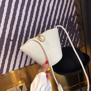 （分類：）位於 。 由 sarrahnosya 提交（商品編號 1049913472，圖片 1）。簡介： 。