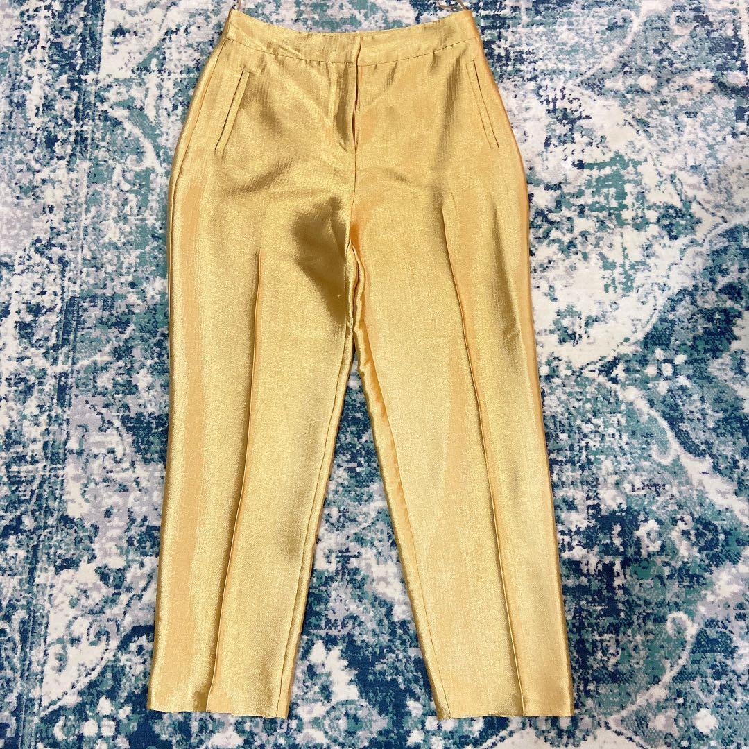 Victoria Beckham's Gold Trousers September 2018 | POPSUGAR Fashion UK