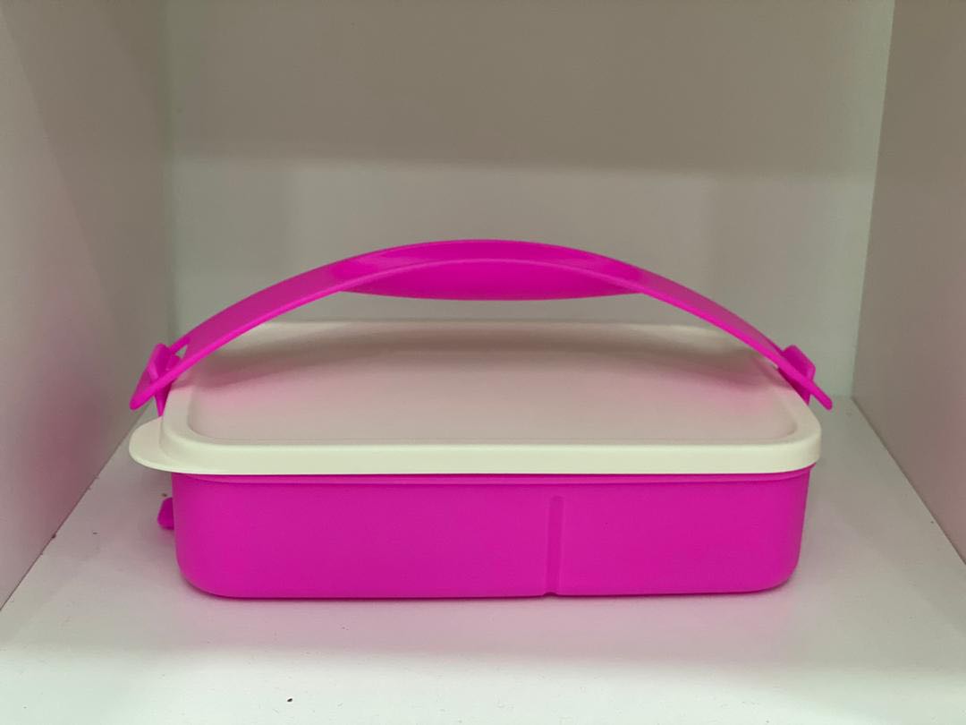 Tupperware Lunch Box, Kitchen & Appliances on Carousell