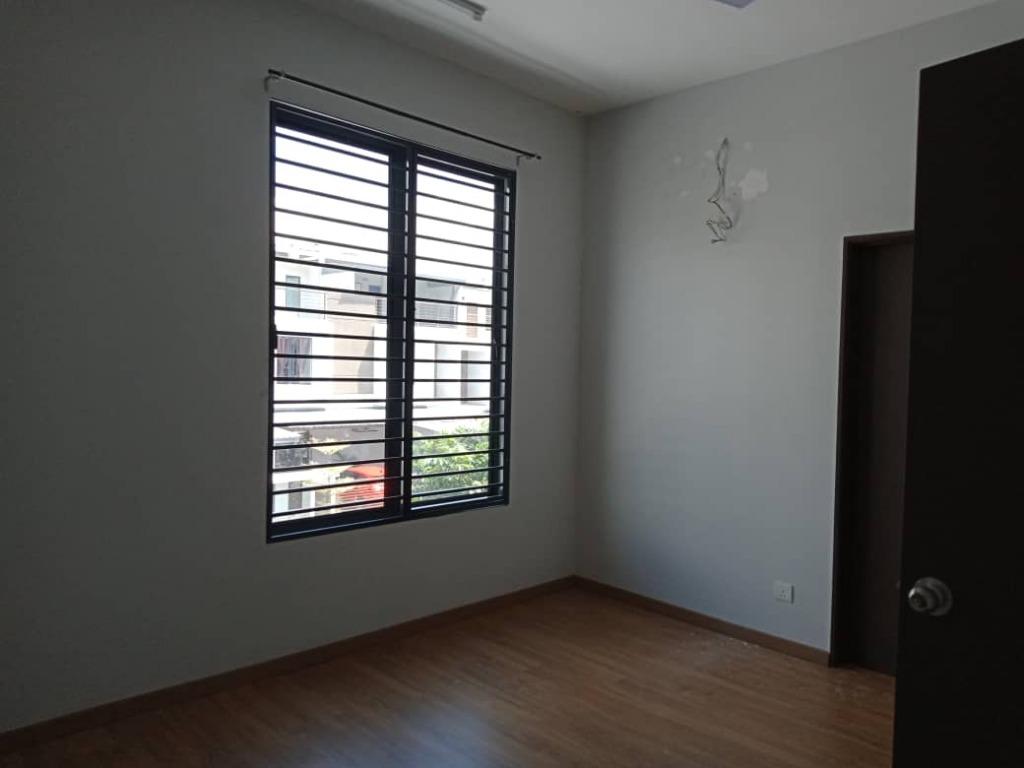 3 STOREY BAYAN PARKHOMES BATANG KALI HULU SELANGOR, Property, For Sale