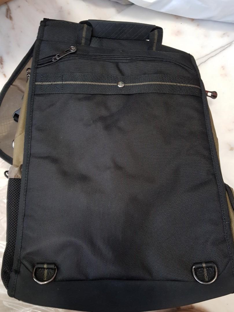 Backpack (Category: Stationery & School Supplies) located in Singapore. Submitted by jjuunn (Listing ID 1049984434, Image 3). Description: Nice multi purpose backpack..
