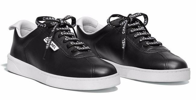 Chanel weekender sneakers