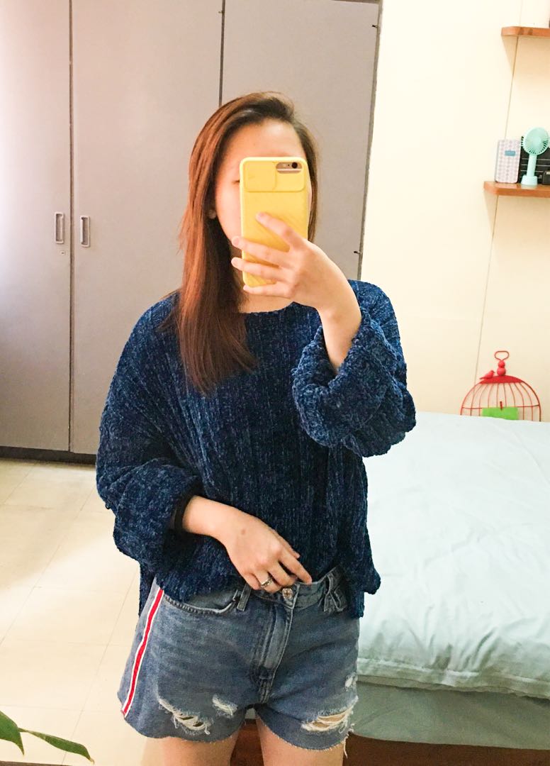 Knit top velvet sweater