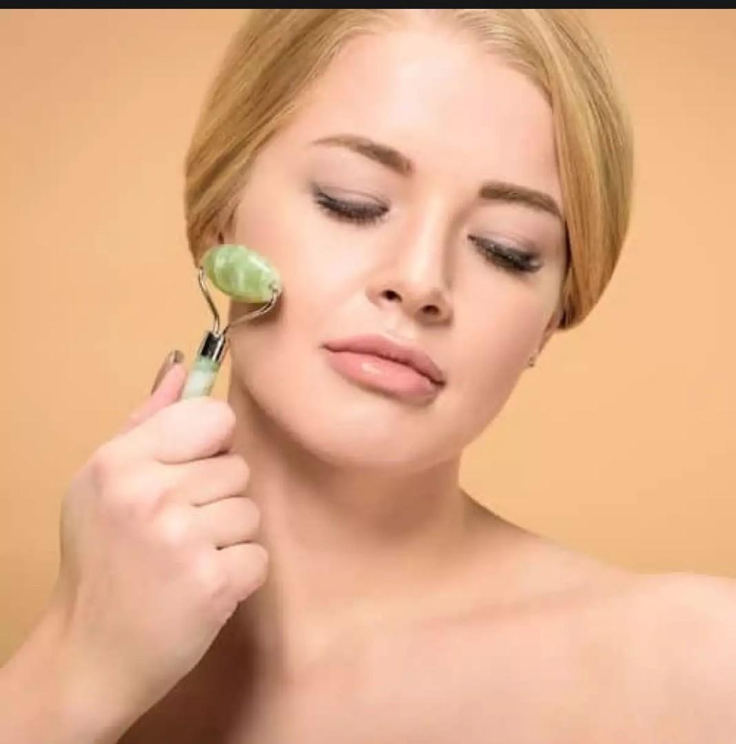 FACIAL MASSAGE ROLLER JADE STONE (Single head) (Category: Massage Devices) located in Quezon City. Submitted by maica.store (Listing ID 1050166366, Image 1). Description: Features: Perfect For Using On Your Face And Body. Good To Relax Your Muscle And Feel More Tight, Body Slimming The Jade Roller is used to promote blood circulation and metabolism of skin surface, and promote skin elasticity. Small and exquisite, single head Promote facial blood