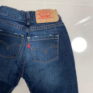 (Category: ) located in . Submitted by cheapies (Listing ID 1050019911, Image 1). Description: .