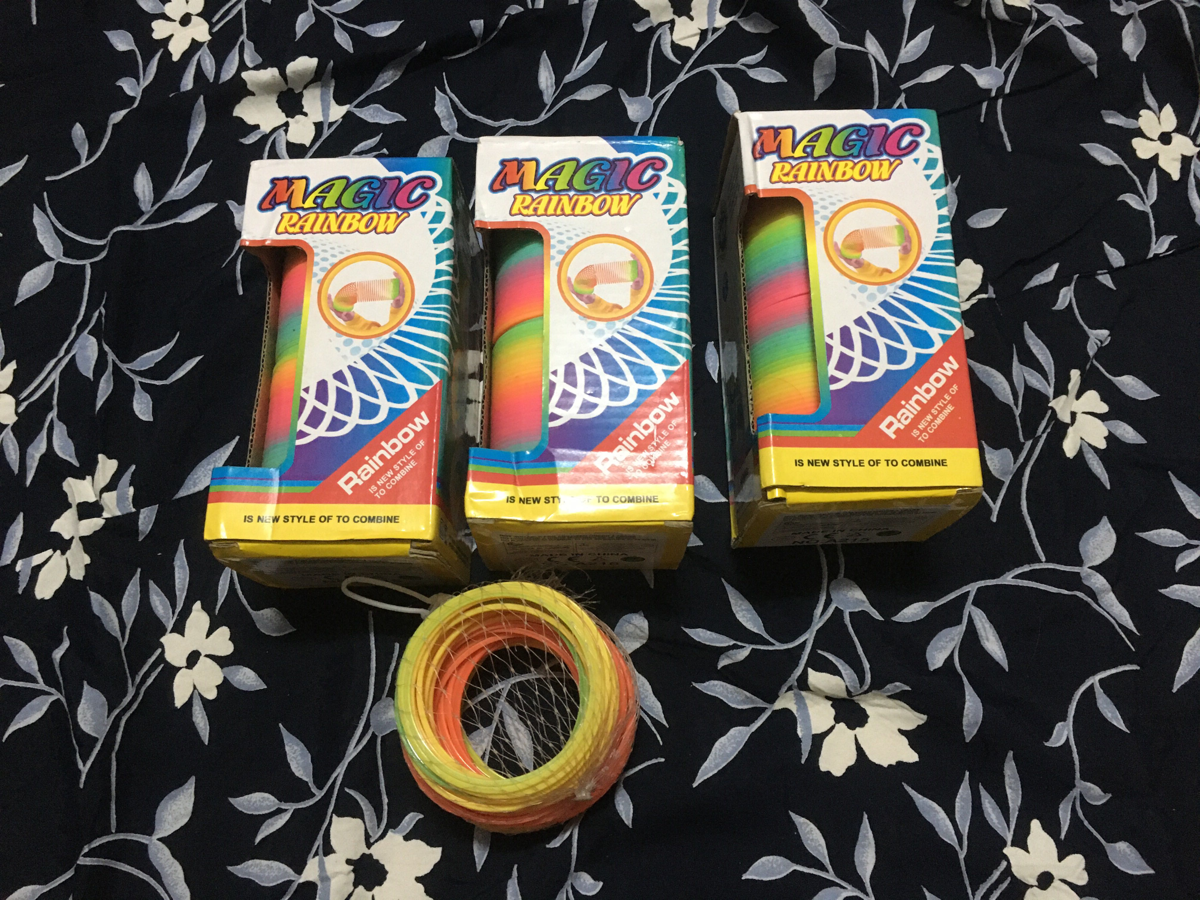 rainbow string toy