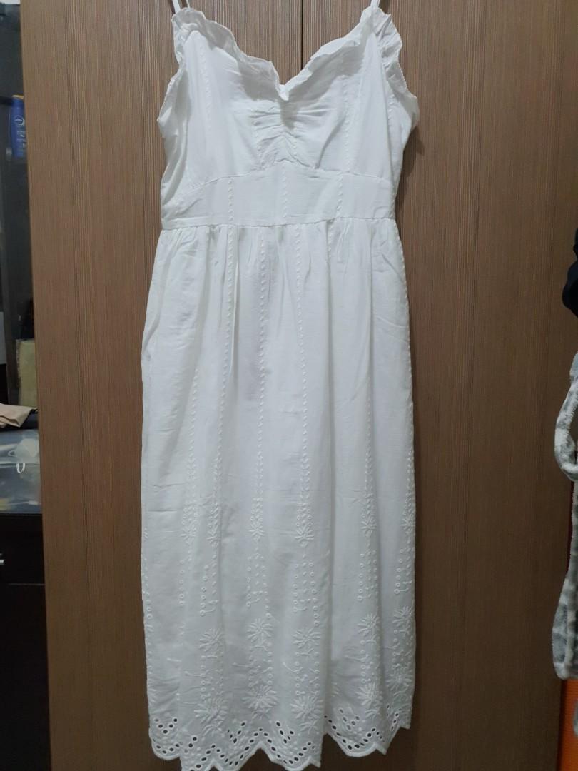 Mango Embroidered Maxi Dress Casual (Category: Dresses) located in Manila. Submitted by bmg32 (Listing ID 1050195517, Image 1). Description: can fit up to semi small stretchable, adjustable.