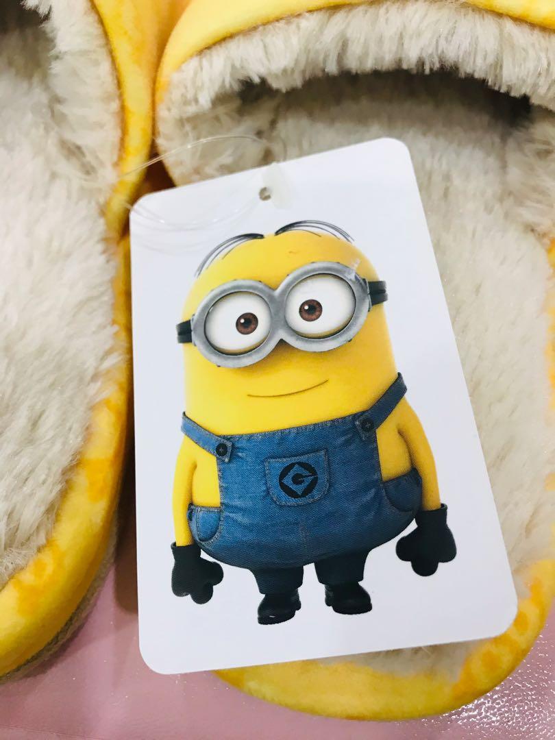 Minion online slippers adults