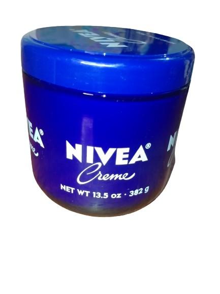 Neutrogena moisturizing creme 382g glass jar (Category: Face Care) located in Valenzuela. Submitted by prettyjhoza_23 (Listing ID 1050123219, Image 1). Description: 🖤100% authentic 🖤from USA 🖤original moisturizing creme Ideal for daily use helps your skin stay soft and supple. Ideal for all moisturizing needs for all skin types. Leaves skin radiant and healthier looking.