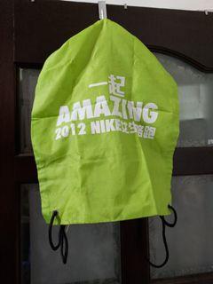 Nike路跑附贈後背包