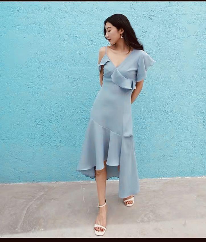 One sided off shoulder dress discount