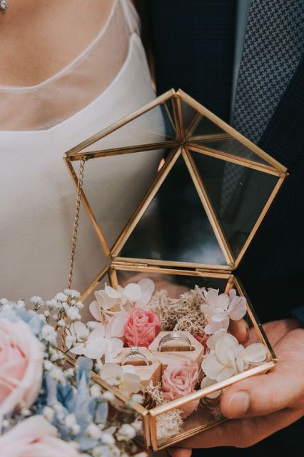 Wedding band holder cheap
