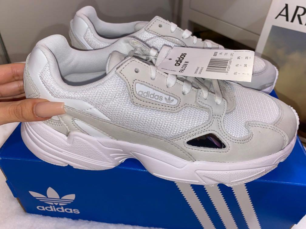 Adidas falcons outlet