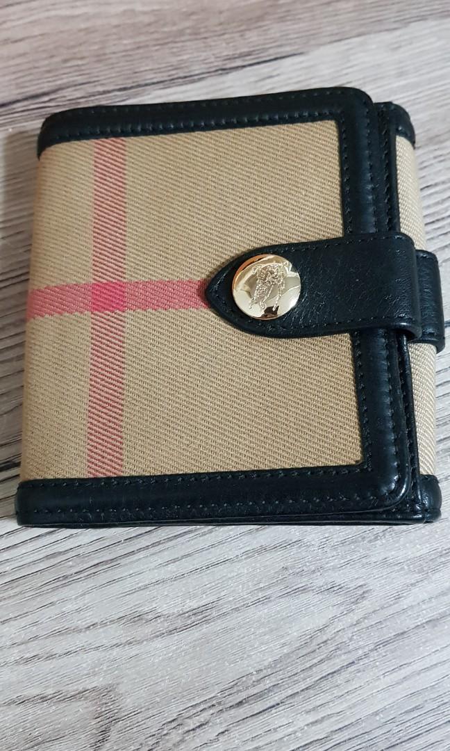 Burberry buckle wallet 2025