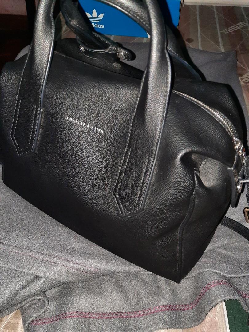 Charles and keith duffle bag clearance