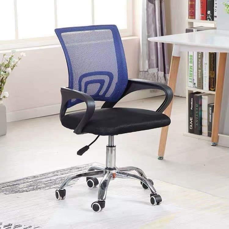 Colorful office chair (Category: Home Improvement Tools & Accessories) located in Mandaluyong City. Submitted by shopmla (Listing ID 1046235942, Image 2). Description: Colorful office chair Php 1,500.only Black, Blue, Orange, Red, Green Sf applies Bdo Bpi family Gcash.