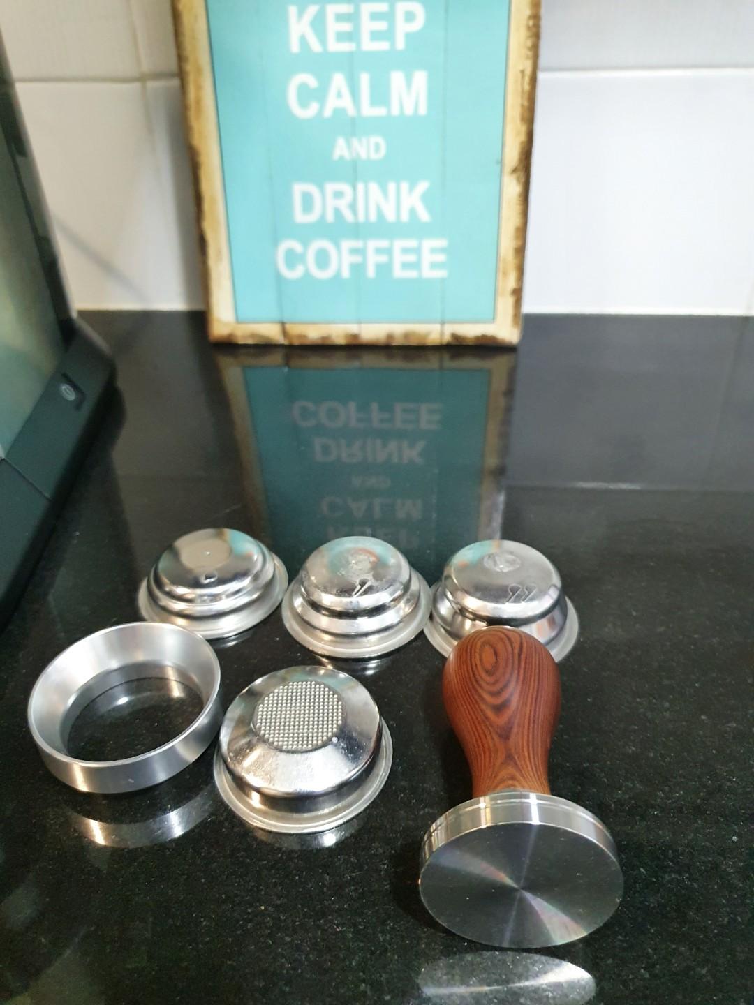 Delonghi Dedica 685 Espresso Machine Bundle, TV & Home Appliances