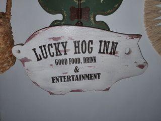 Farmhouse rustic pig signage