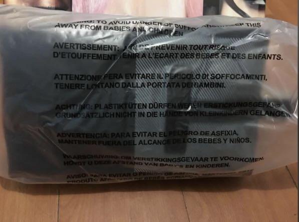 Mac Makeup Pouch (Category: Face Care) located in Quezon City. Submitted by faststone.ba186f (Listing ID 1046224044, Image 3). Description: For Sale: MAC Makeup Pouch Brand New Never used Reason for selling: decluttering.