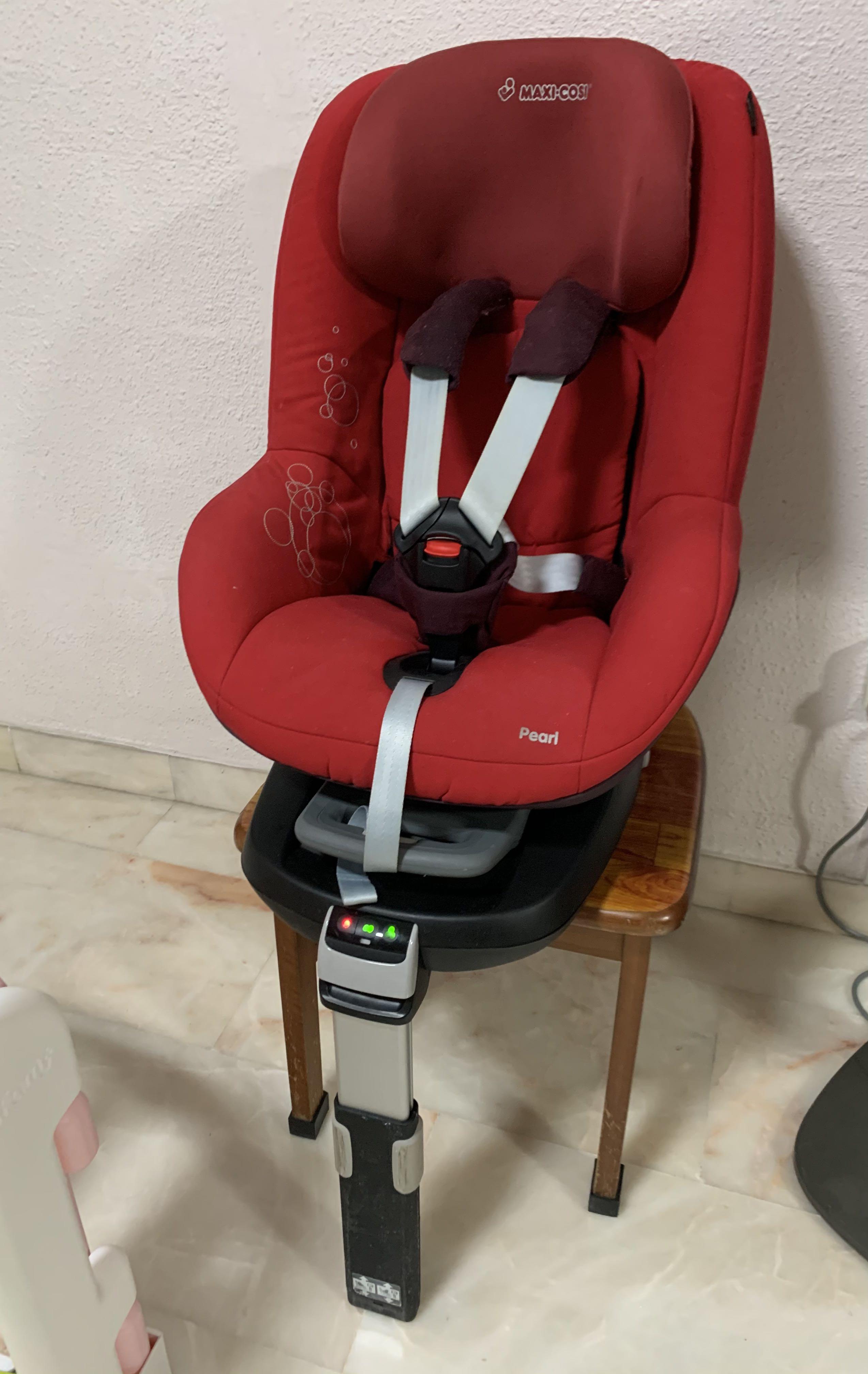 Terzijde Vervagen filosofie Maxi Cosi Pearl with Family Fix Isofix Base, Babies & Kids, Going Out, Car  Seats on Carousell
