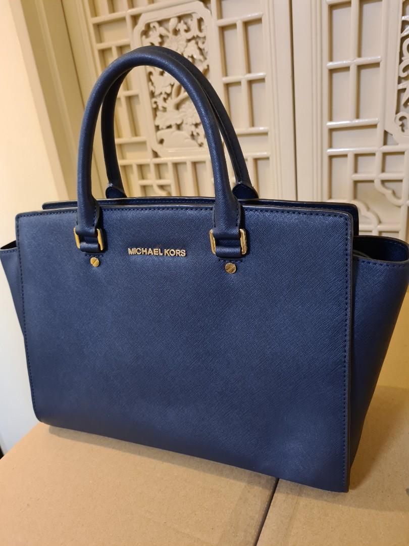 Michael Kors blue tote bag, Women's Fashion, Bags & Wallets, Tote Bags on  Carousell