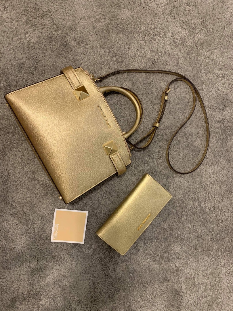 michael kors hand wallet