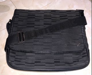 (Kategori: ) berada di . Dikirim oleh bubybags (ID iklan 1046371420, Gambar 1). Deskripsi: .