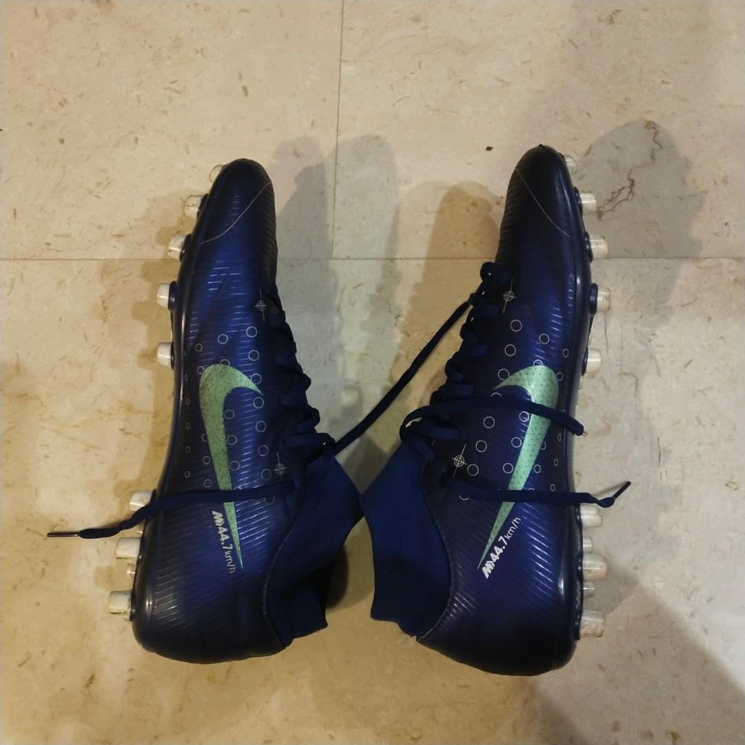 size 7 nike boots