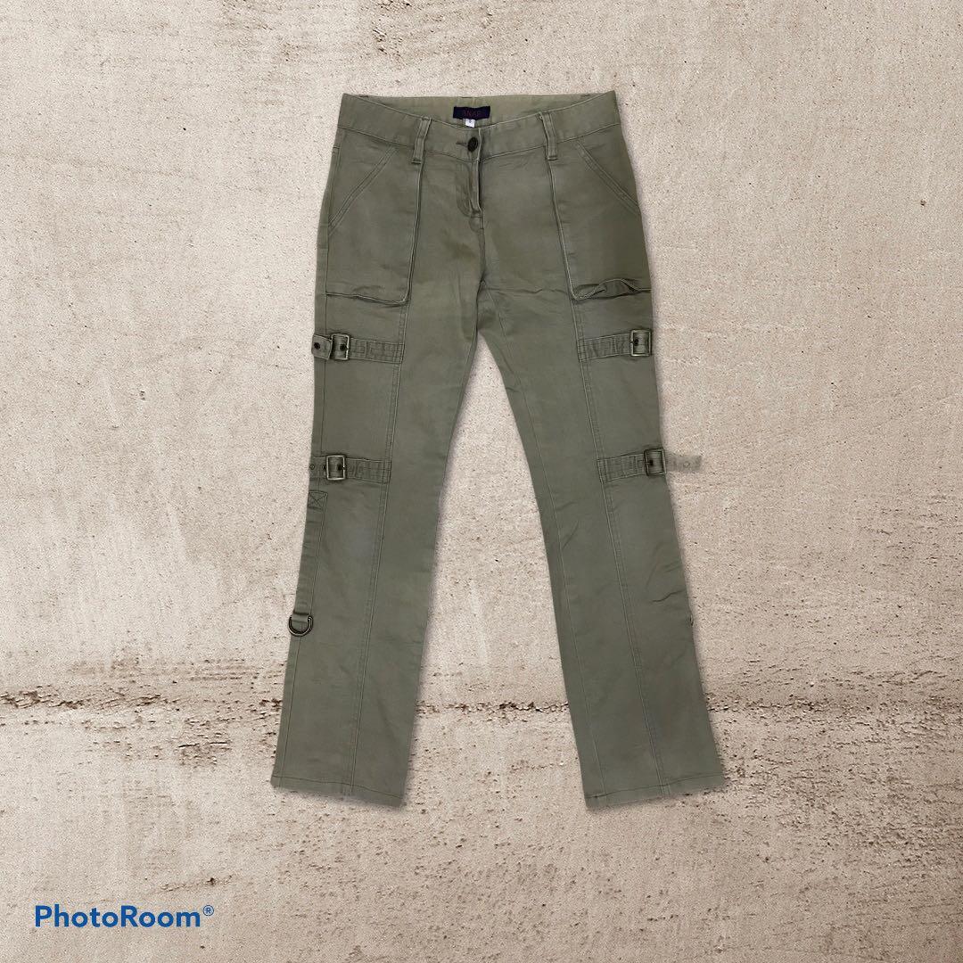pants (Category: Shorts) located in Kota Bharu. Submitted by neoz.bundle (Listing ID 1046439619, Image 3). Description: saiz 28 labuh 38.5 condition 9/10 rm55 siap pos.