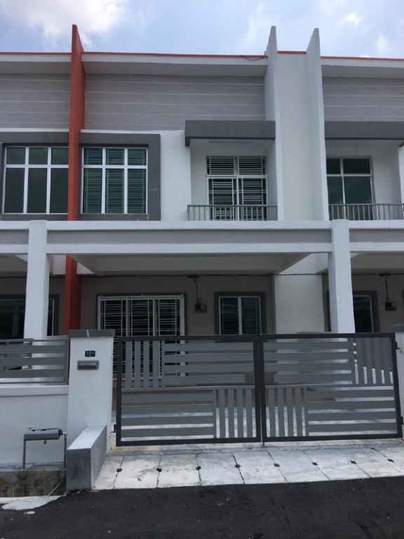 Rumah Teres Dua Tingkat Taman Tronoh Universiti Tronoh Perak Property For Sale On Carousell