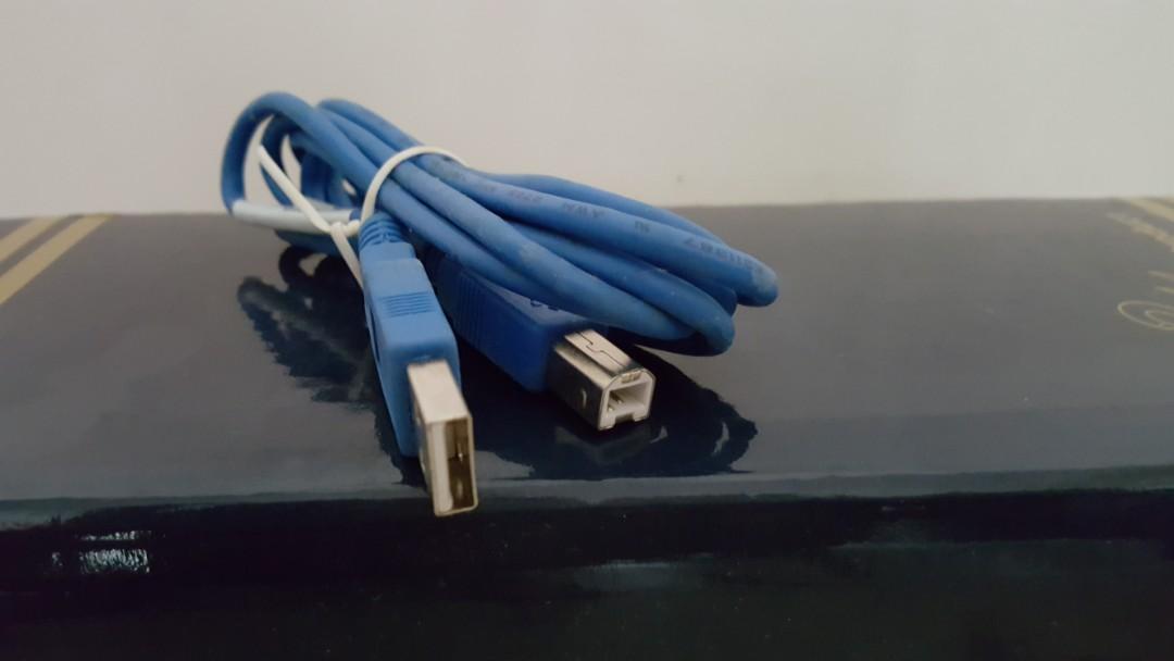 Usb cable (Category: Cables & Adaptors) located in Singapore. Submitted by mr_lee_cy (Listing ID 1046235372, Image 1). Description: usb cable.