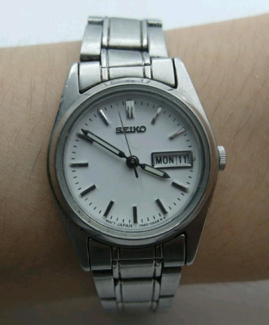 由 hihisky999 (刊登 ID 1050295917，圖片 1) 提交，位於 台北市 (Taipei) 的 二手/ 日本 SEIKO 精工錶 女用 (類別：手錶)，說明：日本 SEIKO 精工石英錶 二手品 錶徑： 約 2.3 cm (不含龍頭) 手圍：約 16 cm (皮尺測量難免有些許誤差 ) 無原廠錶盒 會另送盒子 91XT83Y7NRGM。