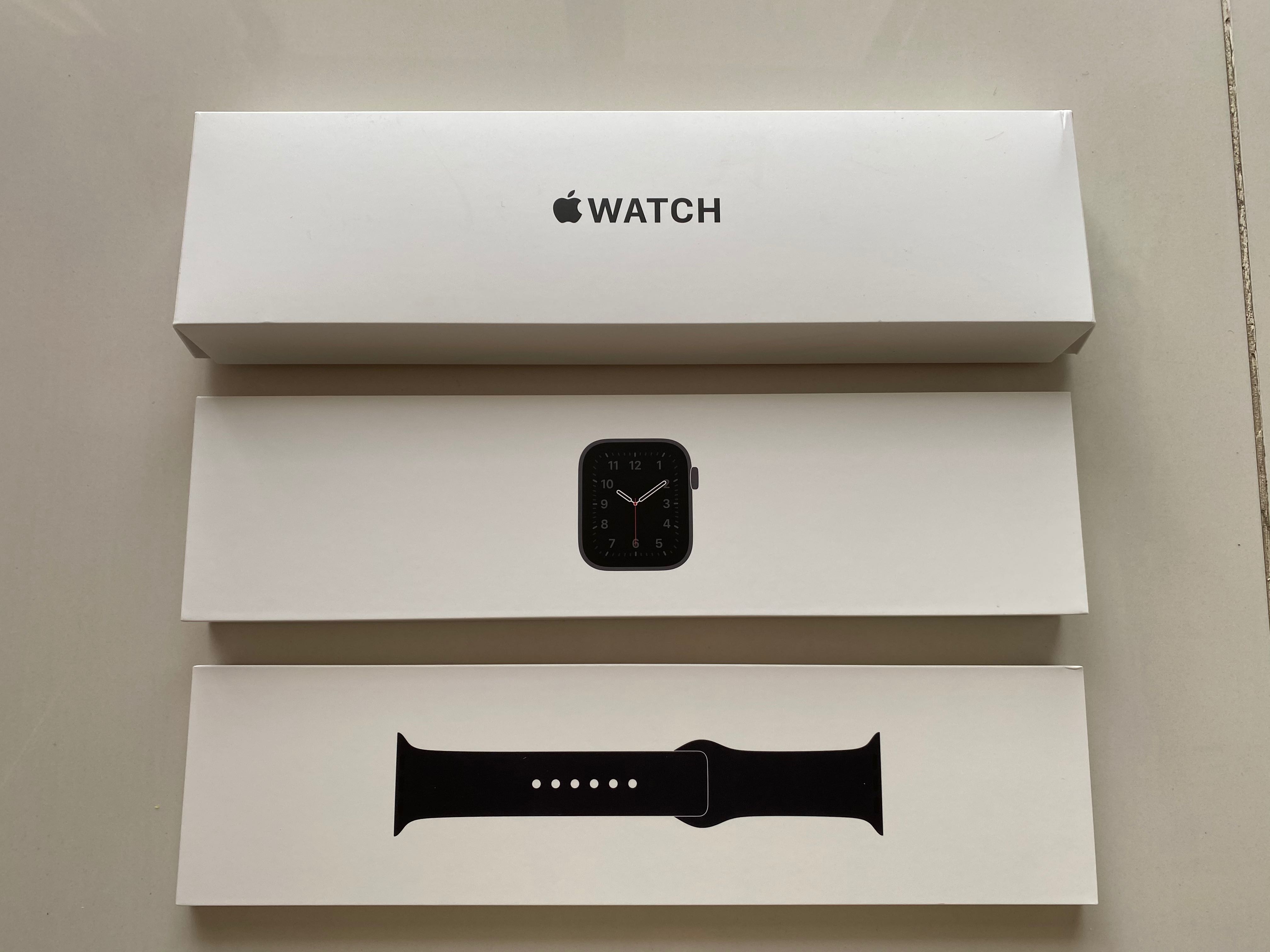 Apple Watch SE 44mm box and materials, Mobile Phones & Gadgets, Wearables & Smart Watches on