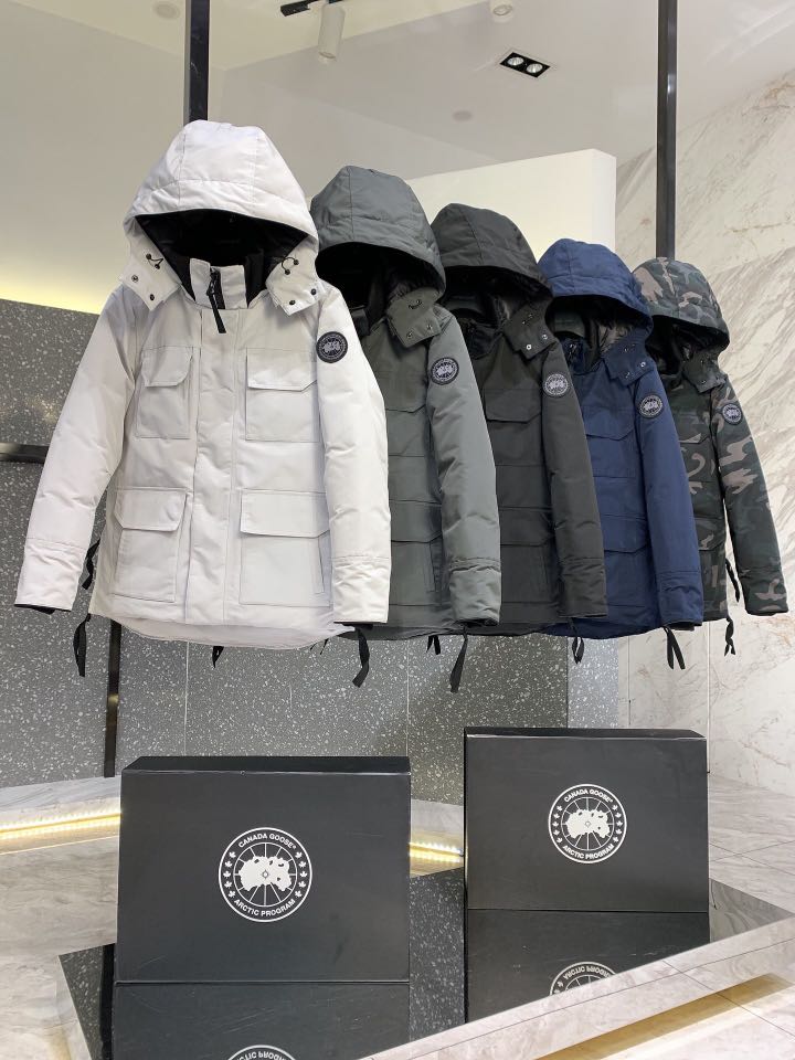 BNWT Authentic Canada Goose Maitland Down Parka Men s