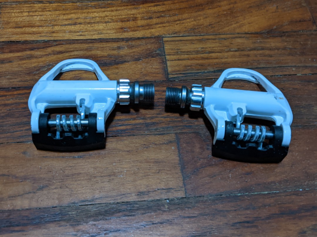 Btwin 500 clipless pedals for road bike Sports Equipment Bicycles