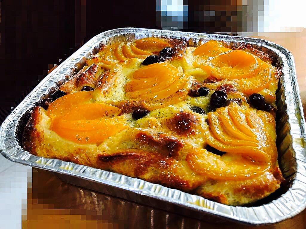 Christmas Bread Butter Pudding With Vanilla Custard Sauce Food Drinks Baked Goods On Carousell Christmas Bread Butter Pudding With Vanilla Custard Sauce Food Drinks Baked Goods On Carousell